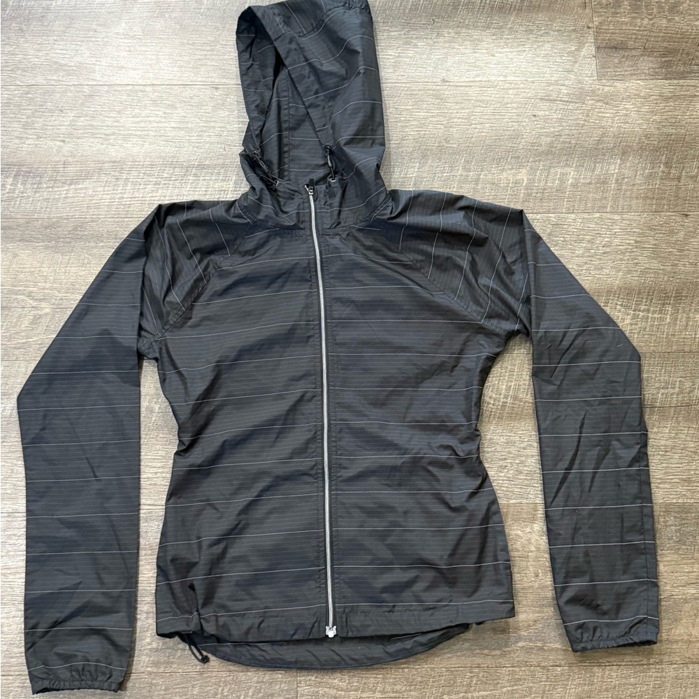 Athleta Women's Ultralight Packable Hooded Windbreaker Running Jacket XXS Black